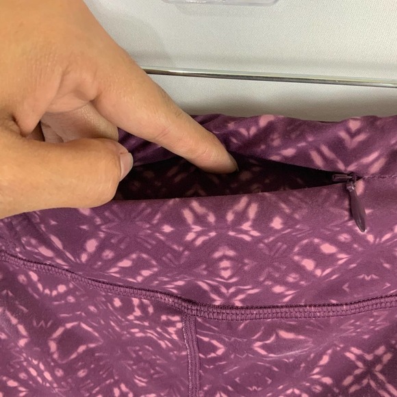 FABLETICS Amara Mid-Rise Powerlite Crop leggings - Picture 6 of 8